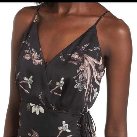 💗💗💗NWT 💗💗💗ASTR The Label floral wrap dress satin like XS - Picture 3 of 7